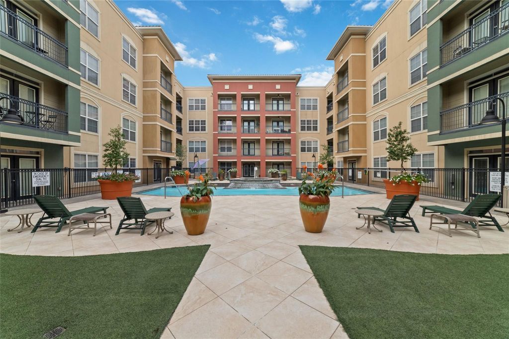 1711 Old Spanish Trail 408, Houston, TX 77054