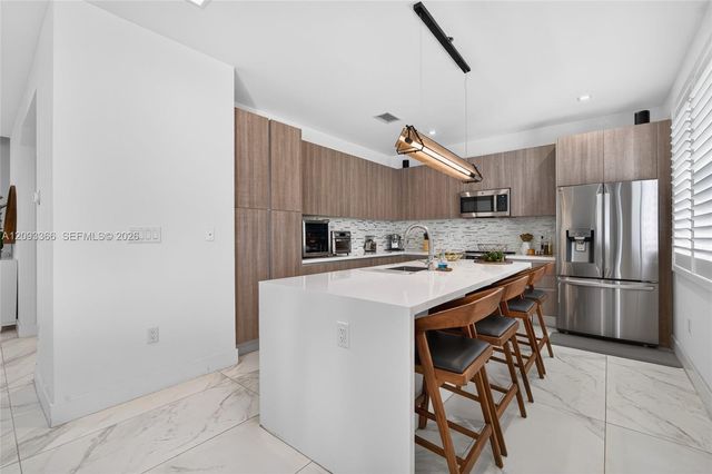 10370 NW 67th Terrace, Doral, FL 33178