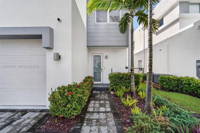 10370 NW 67th Terrace, Doral, FL 33178