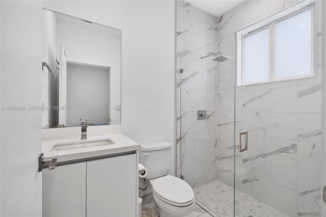 10370 NW 67th Terrace, Doral, FL 33178