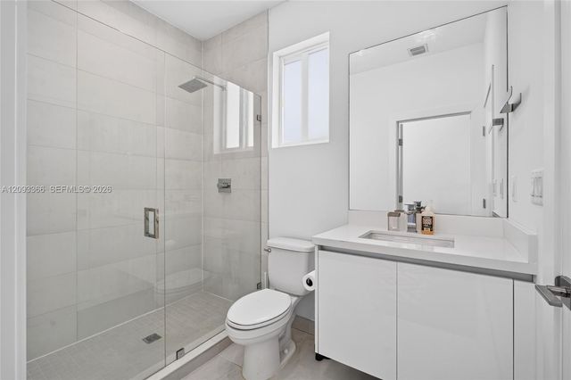 10370 NW 67th Terrace, Doral, FL 33178