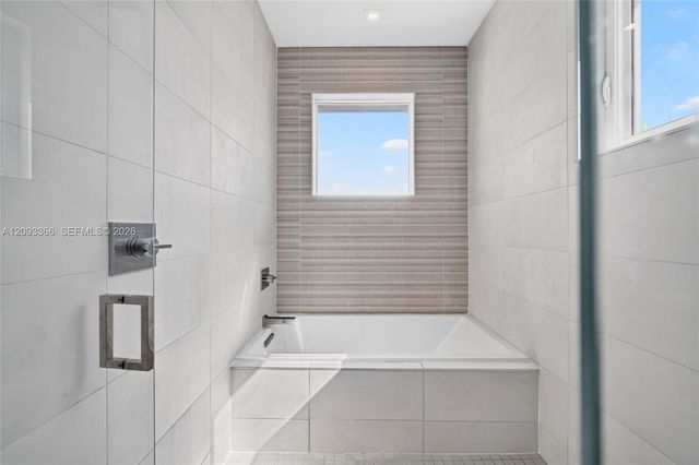 10370 NW 67th Terrace, Doral, FL 33178