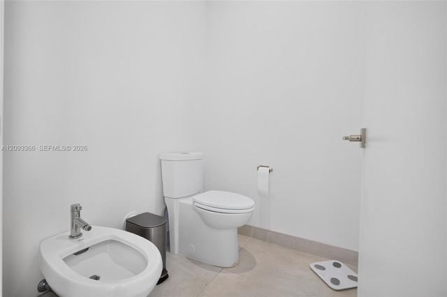 10370 NW 67th Terrace, Doral, FL 33178