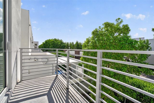 10370 NW 67th Terrace, Doral, FL 33178