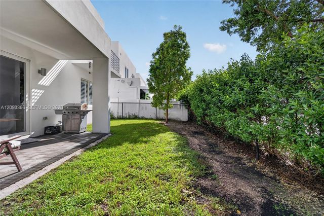10370 NW 67th Terrace, Doral, FL 33178