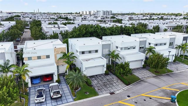 10370 NW 67th Terrace, Doral, FL 33178