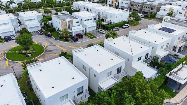 10370 NW 67th Terrace, Doral, FL 33178
