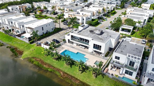 10370 NW 67th Terrace, Doral, FL 33178