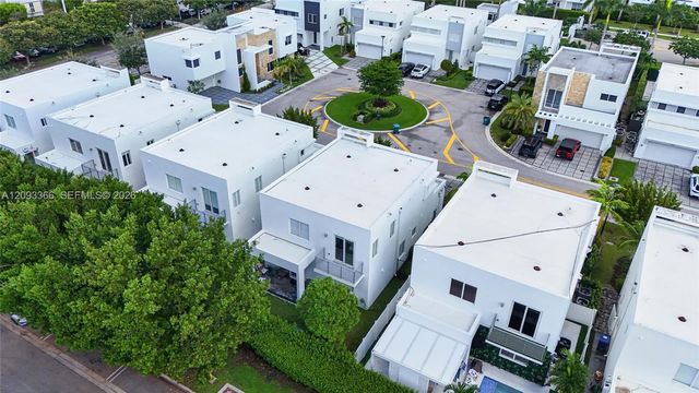 10370 NW 67th Terrace, Doral, FL 33178
