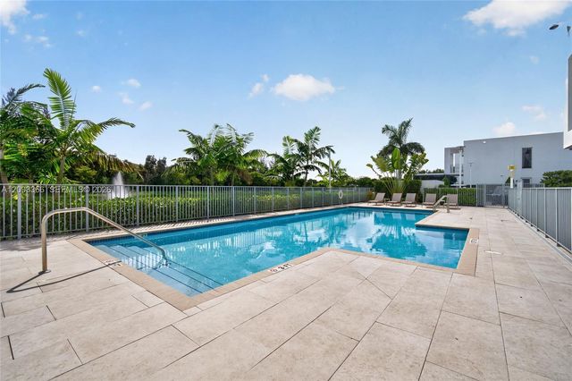 10370 NW 67th Terrace, Doral, FL 33178