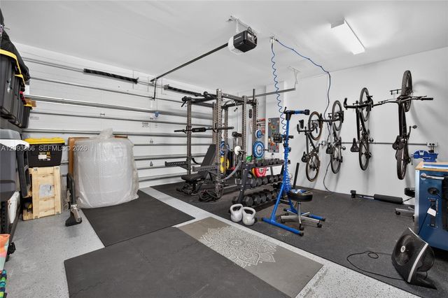 10370 NW 67th Terrace, Doral, FL 33178