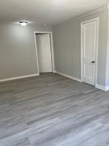 1309 Keats St Apt 2, San Antonio, TX 78211