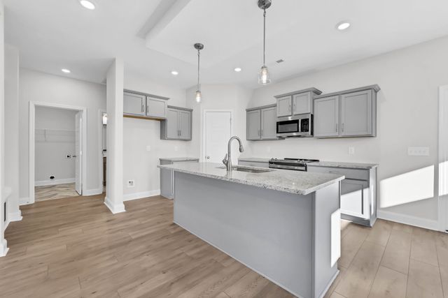 160 Leitrim Dr, Clarksville, TN 37042