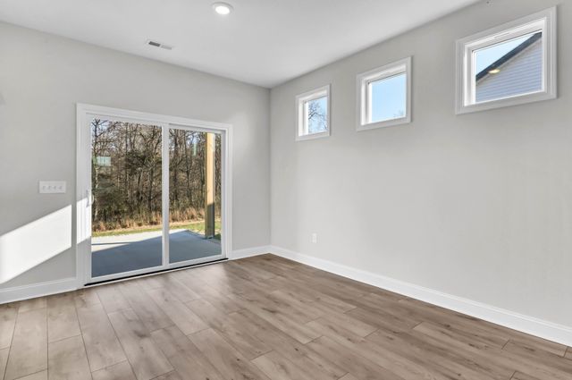 160 Leitrim Dr, Clarksville, TN 37042