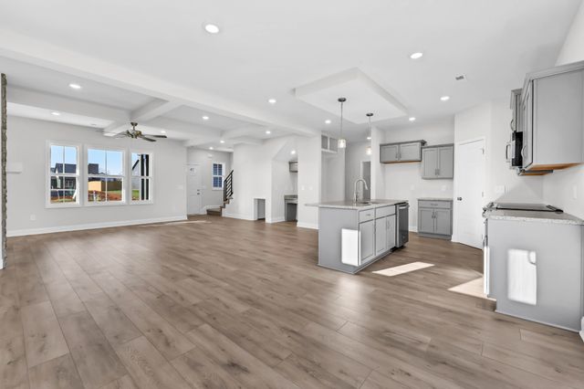 160 Leitrim Dr, Clarksville, TN 37042