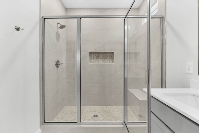 160 Leitrim Dr, Clarksville, TN 37042