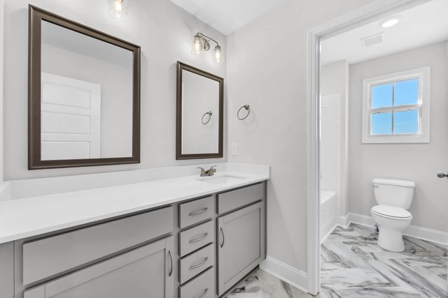 160 Leitrim Dr, Clarksville, TN 37042