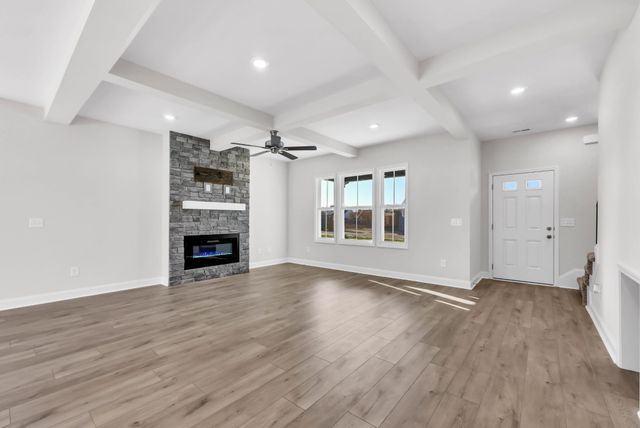 160 Leitrim Dr, Clarksville, TN 37042