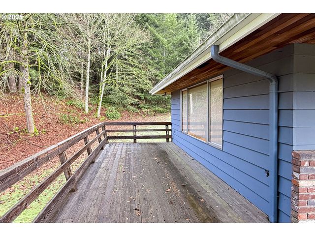 19955 Se TILLSTROM Rd, Damascus, OR 97089