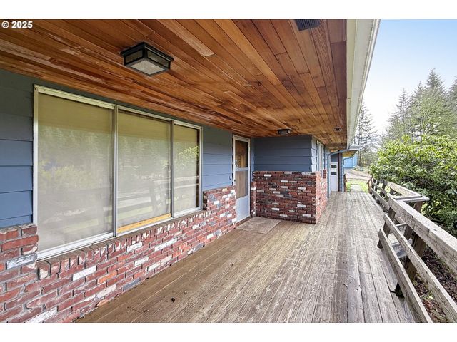 19955 Se TILLSTROM Rd, Damascus, OR 97089