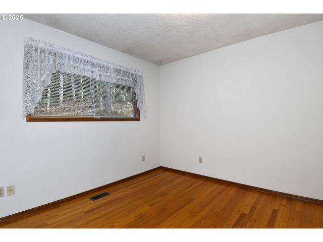 19955 Se TILLSTROM Rd, Damascus, OR 97089