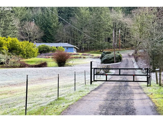 19955 Se TILLSTROM Rd, Damascus, OR 97089