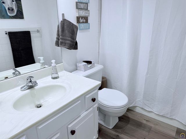 5609 SW Foxcroft Cir S Apt 108, Topeka, KS 66614