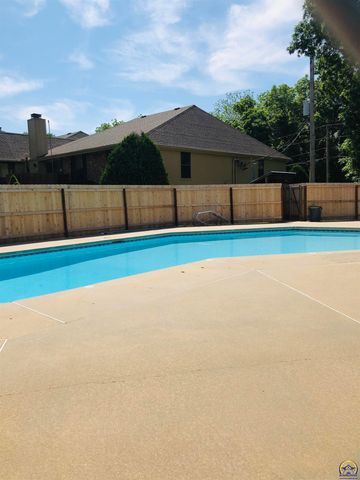 5609 SW Foxcroft Cir S Apt 108, Topeka, KS 66614