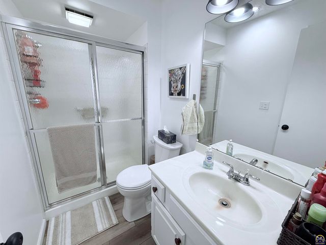 5609 SW Foxcroft Cir S Apt 108, Topeka, KS 66614