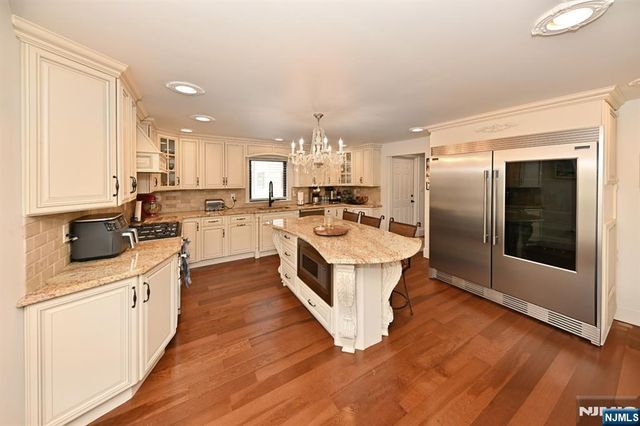 12 Morningside Avenue, Cresskill, NJ 07626