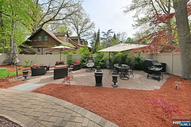 12 Morningside Avenue, Cresskill, NJ 07626