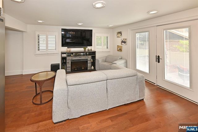 12 Morningside Avenue, Cresskill, NJ 07626