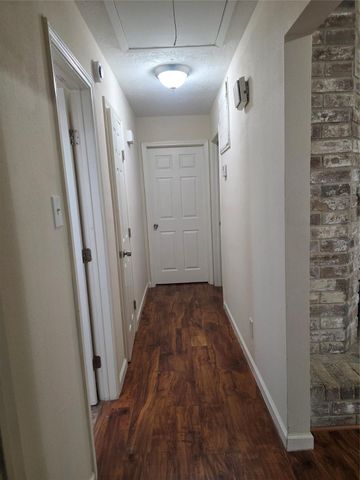 8523 Elmhaven Road, La Porte, TX 77571