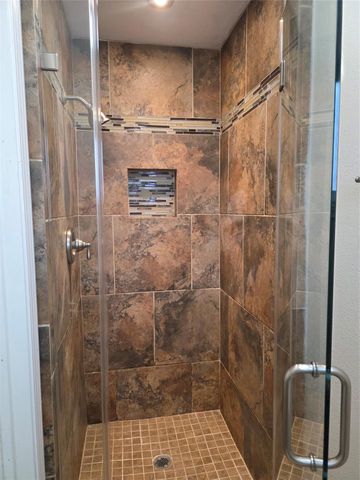 8523 Elmhaven Road, La Porte, TX 77571