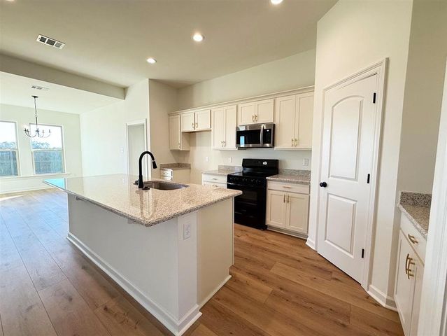 213 SUMMIT Avenue, Sulphur, LA 70665