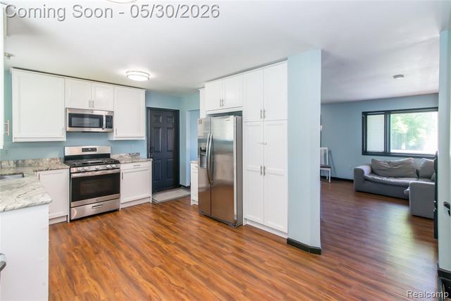 32704 Ann Arbor Trail, Westland, MI 48185