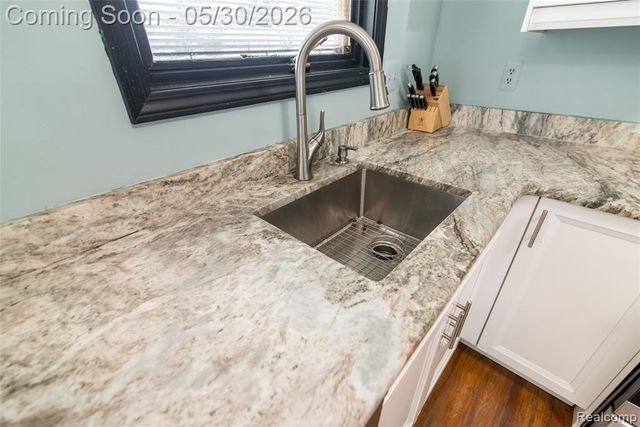 32704 Ann Arbor Trail, Westland, MI 48185