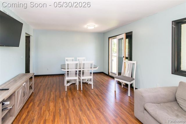32704 Ann Arbor Trail, Westland, MI 48185