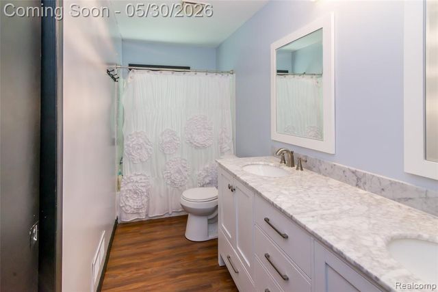 32704 Ann Arbor Trail, Westland, MI 48185