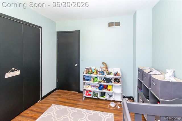 32704 Ann Arbor Trail, Westland, MI 48185