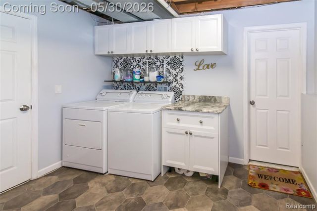 32704 Ann Arbor Trail, Westland, MI 48185