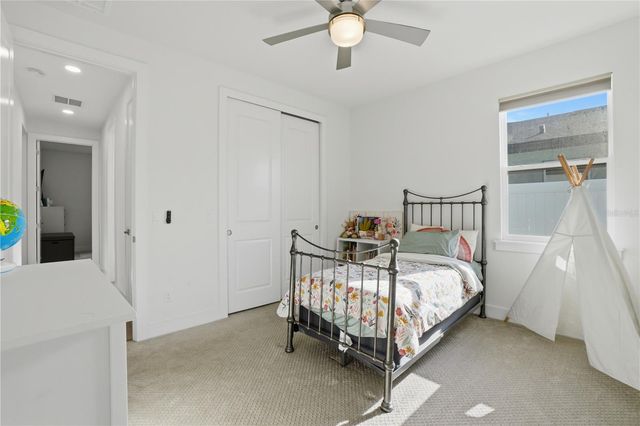 9223 EAGLES PERCH PLACE, Orlando, FL 32825