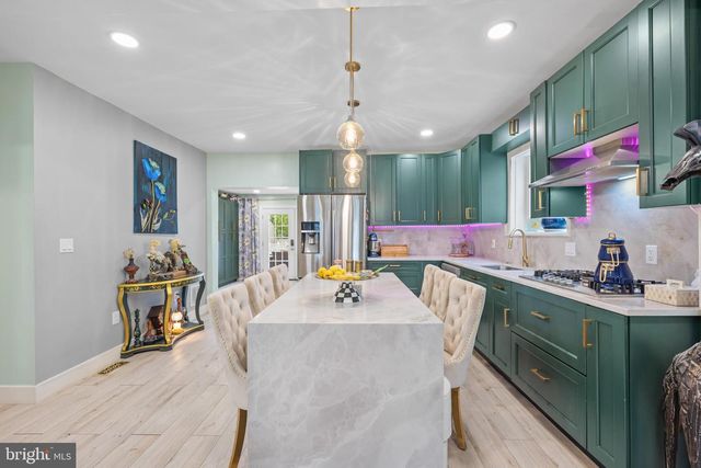 121 CLEVELAND AVE, Riverside, NJ 08075