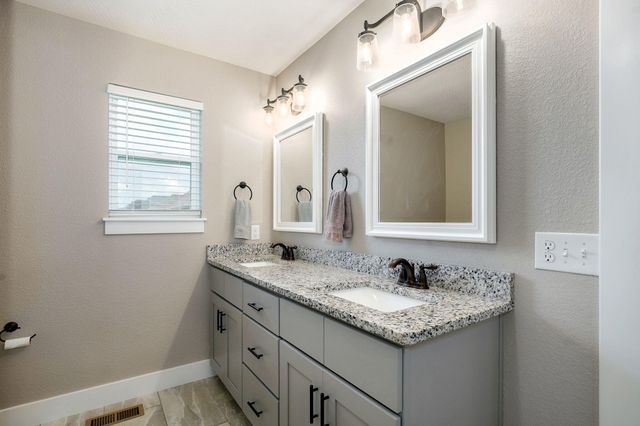 917 West Charlotte Street, Republic, MO 65738