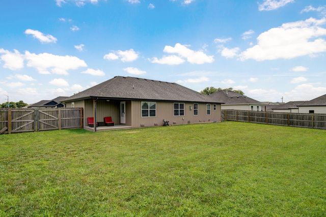 917 West Charlotte Street, Republic, MO 65738
