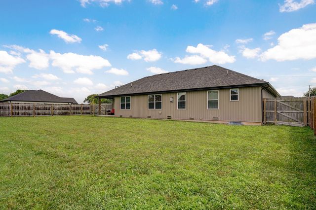 917 West Charlotte Street, Republic, MO 65738
