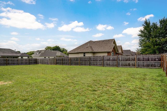 917 West Charlotte Street, Republic, MO 65738