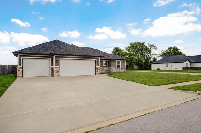 917 West Charlotte Street, Republic, MO 65738