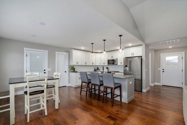 917 West Charlotte Street, Republic, MO 65738