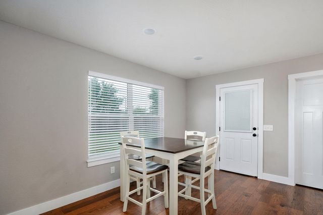 917 West Charlotte Street, Republic, MO 65738